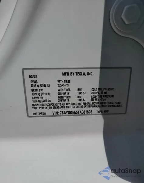 2026 Tesla Model Y из США, поврежденный, VIN 7SAYGDEE5TA381828